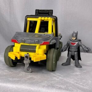Imaginext DC Super Friends Batman 6 x 6 Streets of Gotham City Vehicle & Figure